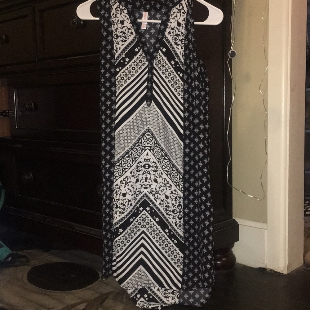 Cute black&white printed sleeveless dress! SIZE S.
